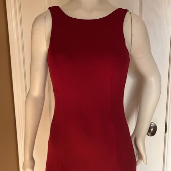 Red dress with open back/ Size 7 - Picture 2 of 9